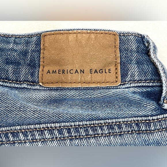 American Eagle Outfitters Classic Blue Distressed Women’s Mom Jeans Sz 4 Short - Picture 16 of 16